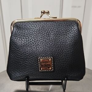Dooney & Bourke Kisslock Large, Black Pebbeled Leather
